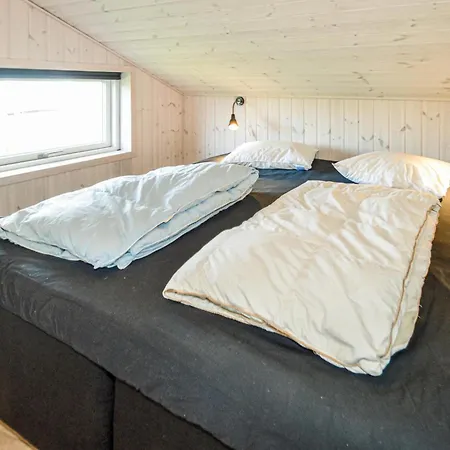 Three-bedroom In Hébergement de vacances Løkken